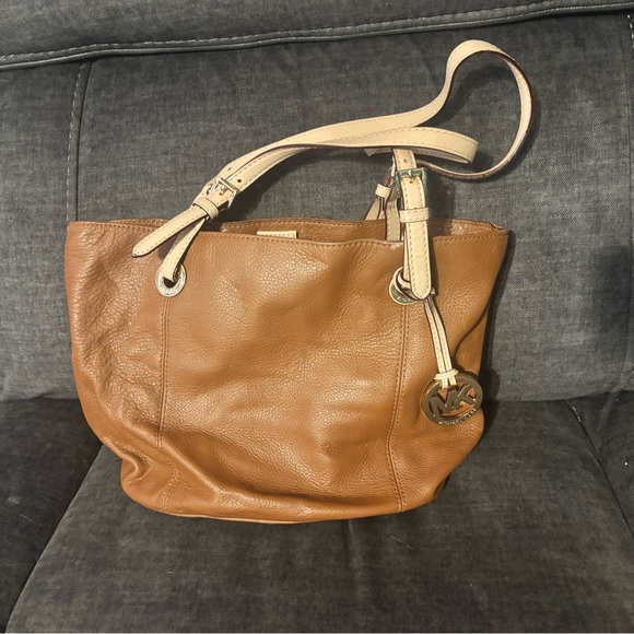 Michael Kors Handbags - Vintage Michael Kors Jet Set Medium Leather Tote Tan with Cream Contrast Straps